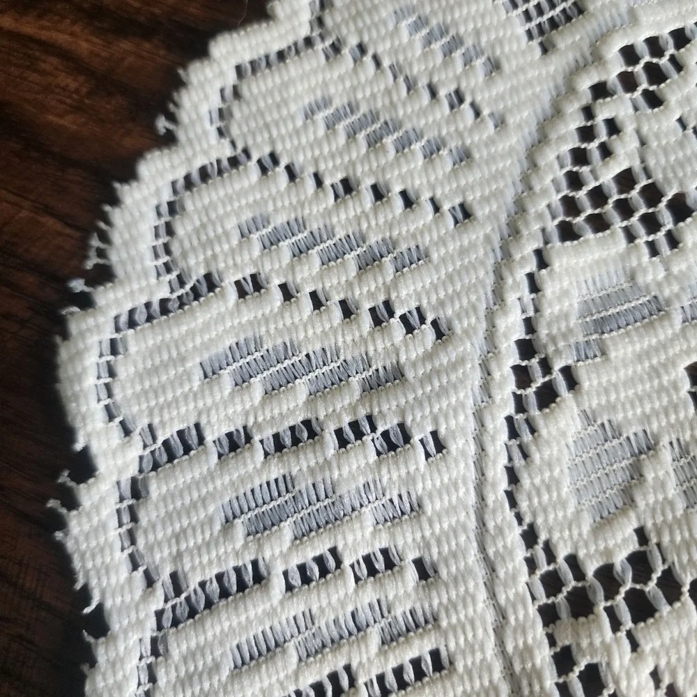 Vintage Ivory Lace Oval Tablecloth Rose Floral Motif Scalloped Edge 70 x 52